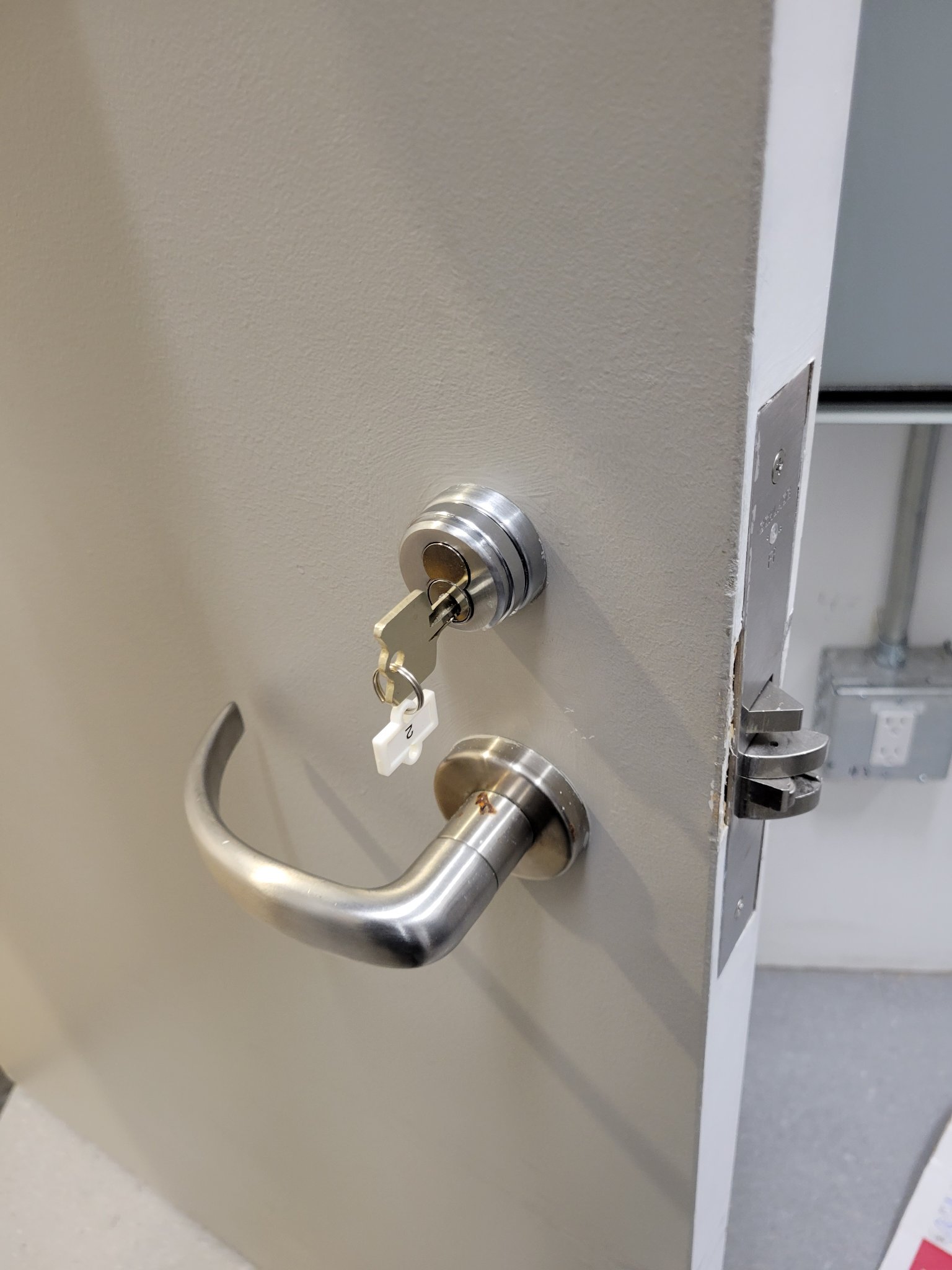 Deadbolt and lever handle with freshly cut keys